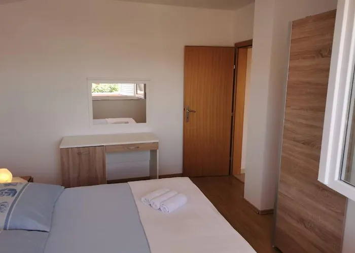 Milka Apartment Vir